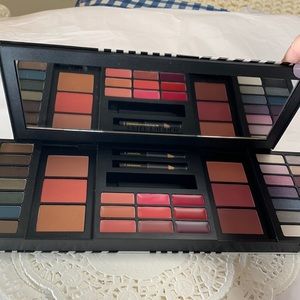 Estée Lauder Special Ed 42 Shades/28 eyeshadows, 6 Blush, 9 Lipstick NWOB